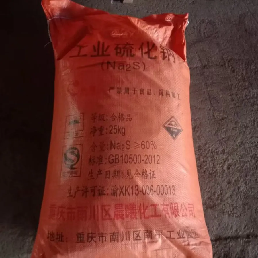Red sodium sulphide flakes 60% in sampling tray